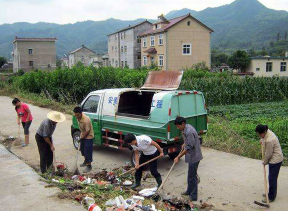 多方協(xié)同破解農(nóng)村垃圾治理難題